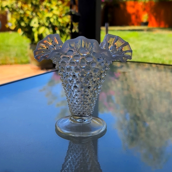 Fenton vase - Picture 1 of 1